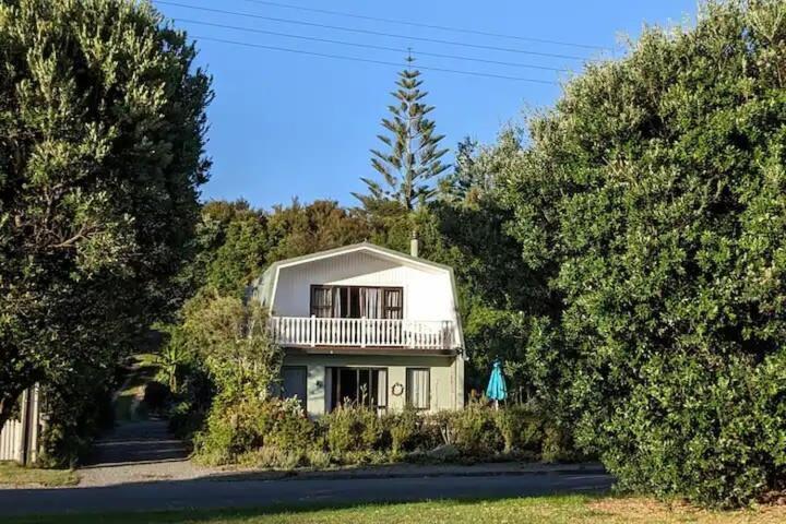 Coastal Charm In Patons Rock *